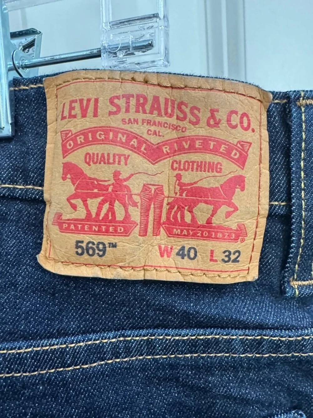 Levi's 569 Men's Relaxed Jeans in Dark Blue Denim